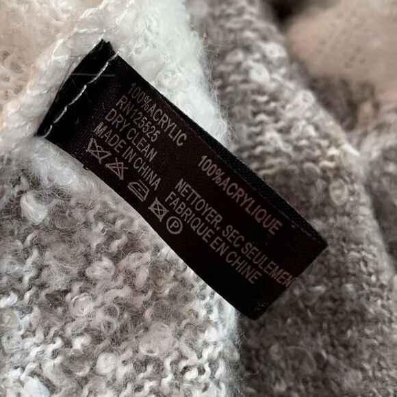 🍁SALE $10🍁 BUFFALO PLAID check poncho gray/white fringed RN125525 - Picture 7 of 10